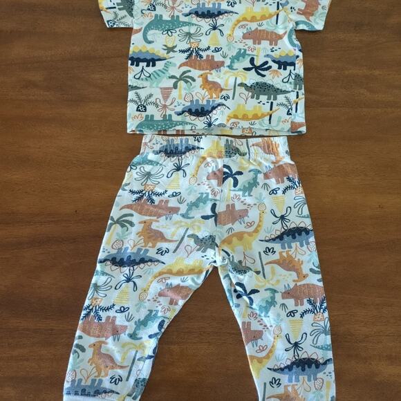 Boys dinosaur pajamas set size 18-24M - Picture 2 of 2